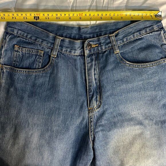 Coral Collection Size 10 Inseam 25 inches Capri with Embroidery - Picture 4 of 12